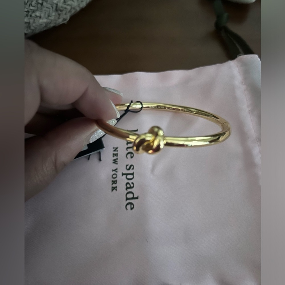 NWT Gold sailor’s knot bracelet